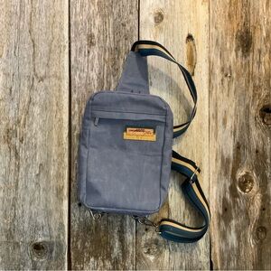 Women’s waxed canvas sling bag || built-in cork fabric wallet